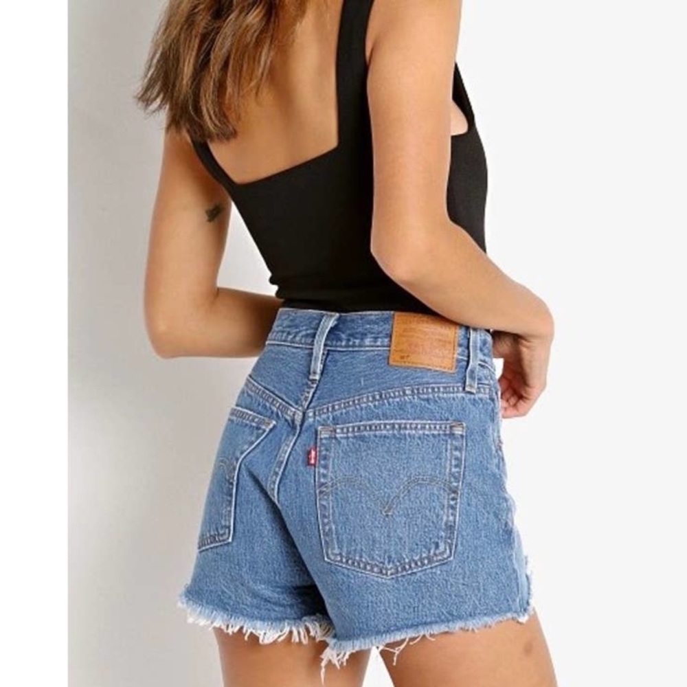 LEVI’S high rise cutoff jean shorts EUC
